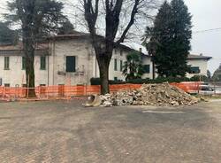 Il cantiere della nuova piazza a Travedona Monate