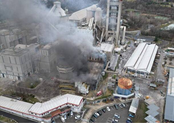 Incendio al cementificio di Caravate