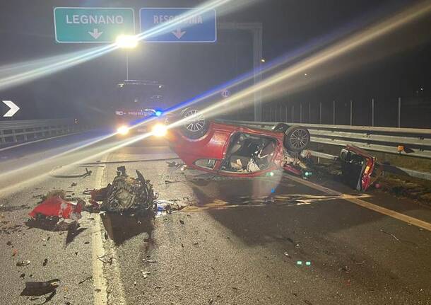 Incidente nella notte lungo la A8 allo svincolo di Legnano, 21enne in ospedale in codice rosso
