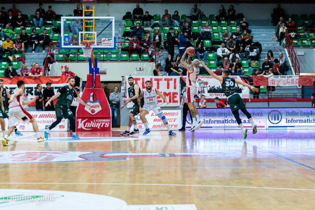 Legnano Basket perde contro Omegna, le foto di Ermanno Gallo