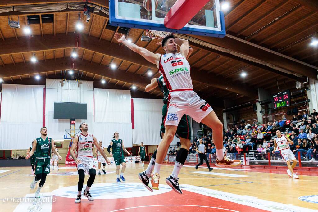 Legnano Basket perde contro Omegna, le foto di Ermanno Gallo