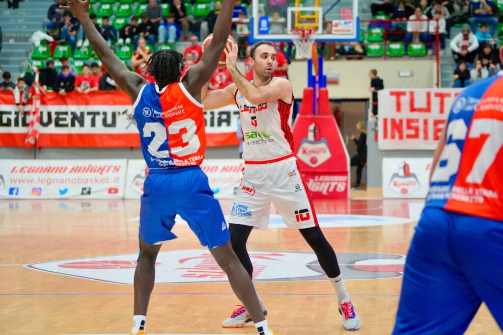 Legnano Basket sfida Cassino. Foto by Daniele Zaffaroni