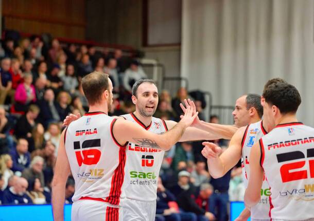 Legnano Basket sfida Cassino. Foto by Daniele Zaffaroni