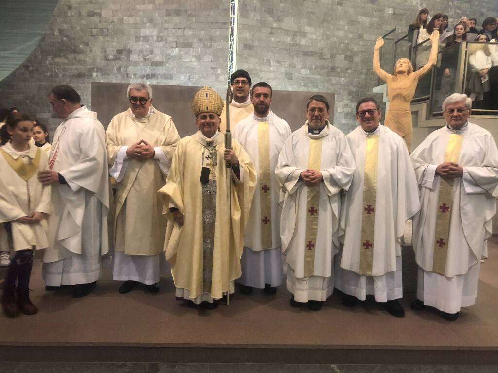 Mons. Delpini in visita pastorale nell'Oltrestazione a Legnano