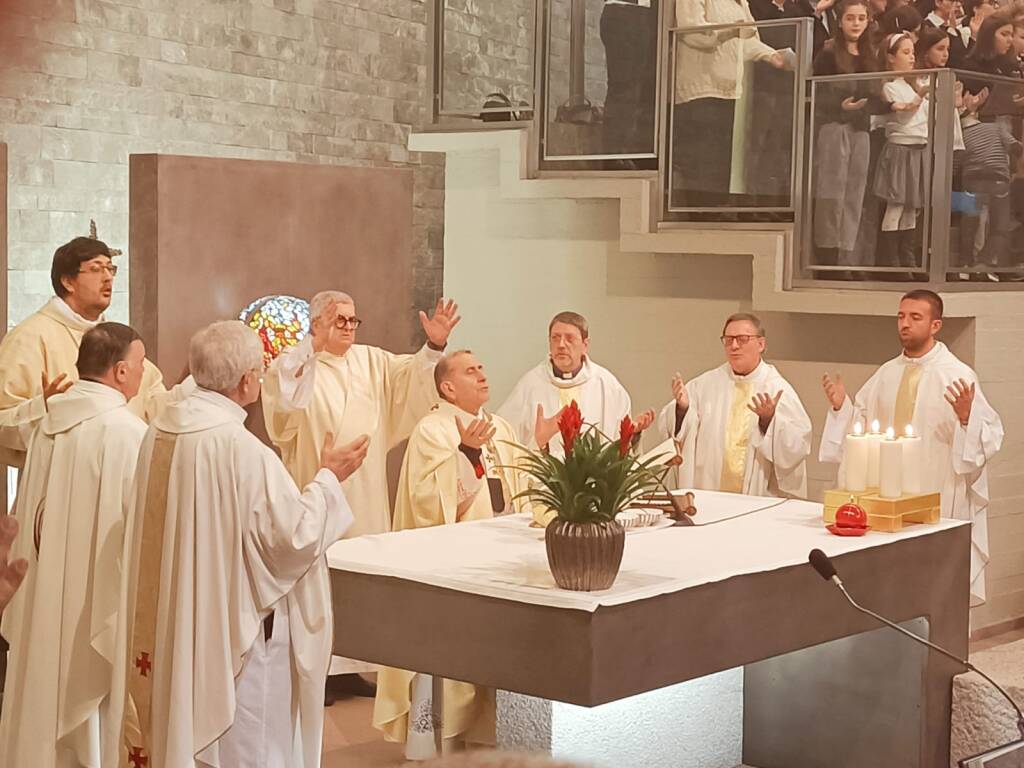 Mons. Delpini in visita pastorale nell'Oltrestazione a Legnano