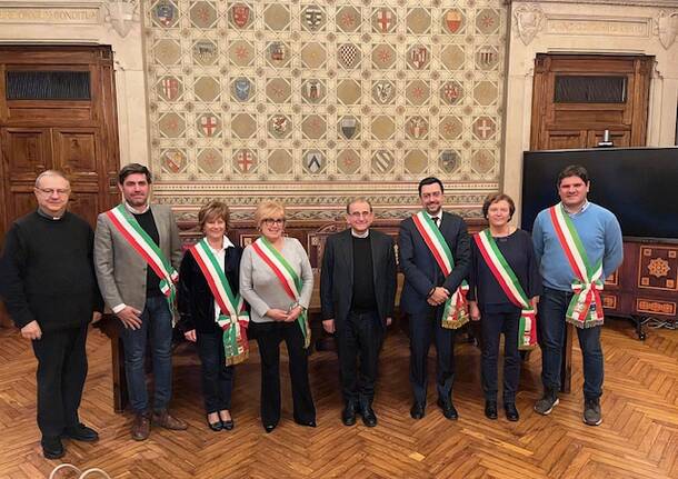 Monsignor Delpini in Sala Stemmi a Palazzo Malinverni a Legnano 