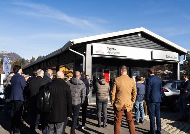 Novauto - Visita delegazione Toyota a Varese