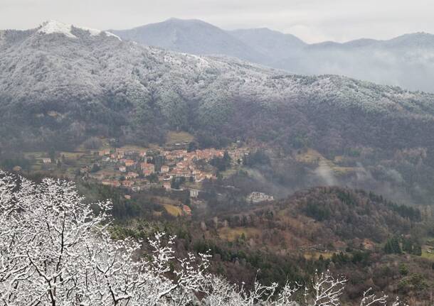 Nuova neve al sacro Monte, le suggestive immagini