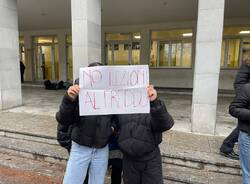 Protesta studenti liceo Manzoni di Varese