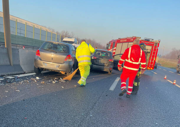 Scontro in autostrada: paralizzata la A8 all'altezza di Legnano