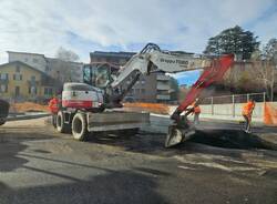 Si asfalta sul nuovo ponte di Largo Flaiano a Varese