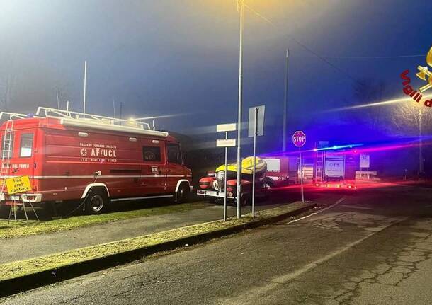 vigili del fuoco novara auto canale galliate