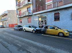 auto incendiate busto arsizio