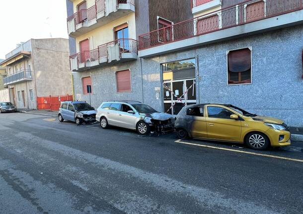 auto incendiate busto arsizio