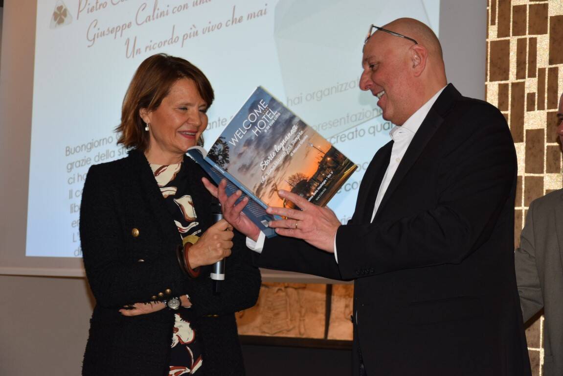 Cala il sipario a Legnano su “L’incantesimo della nostalgia”,  a cura di Pasquale Antonio