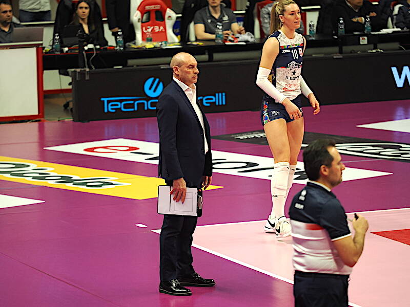 Uyba Busto A. Il Bisonte Firenze 3-1