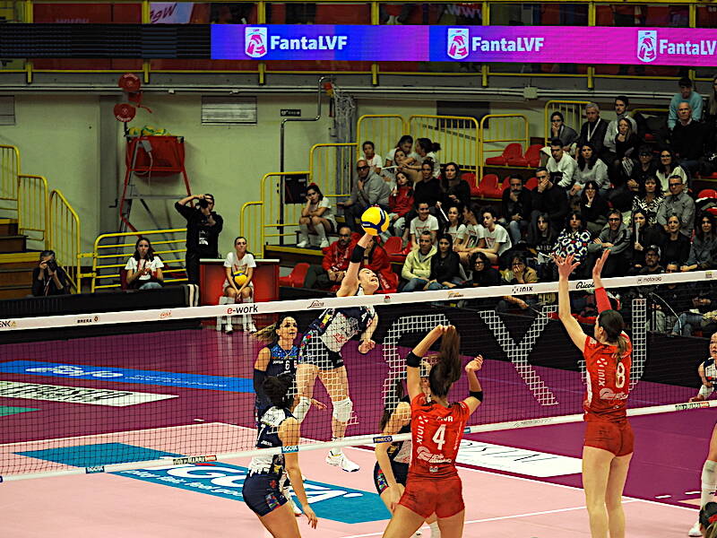 Uyba Busto A. Il Bisonte Firenze 3-1
