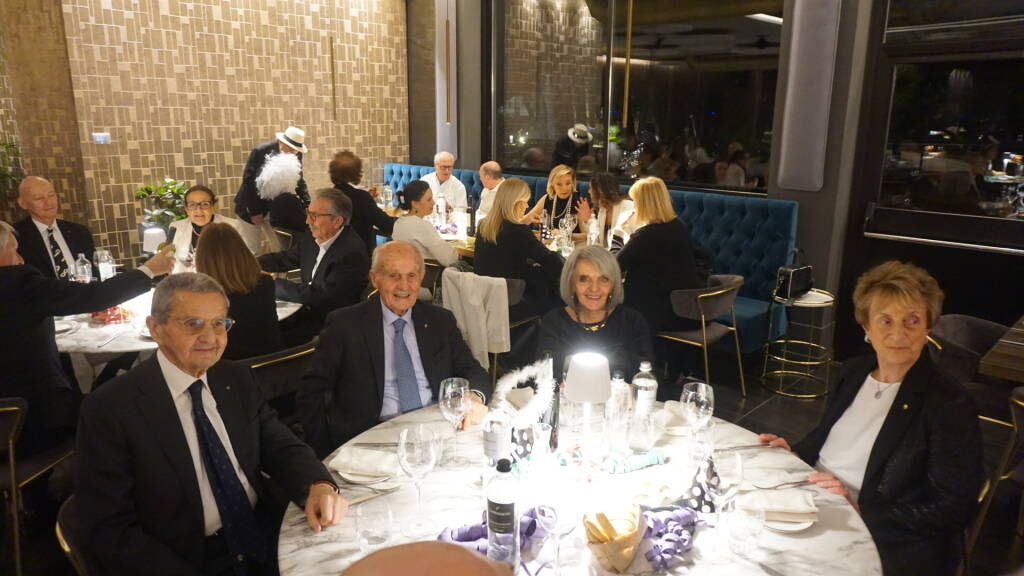 Carnevale Lions Host