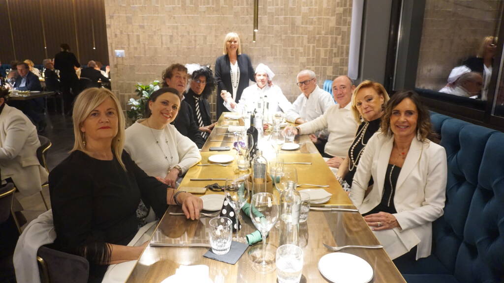 Carnevale Lions Host