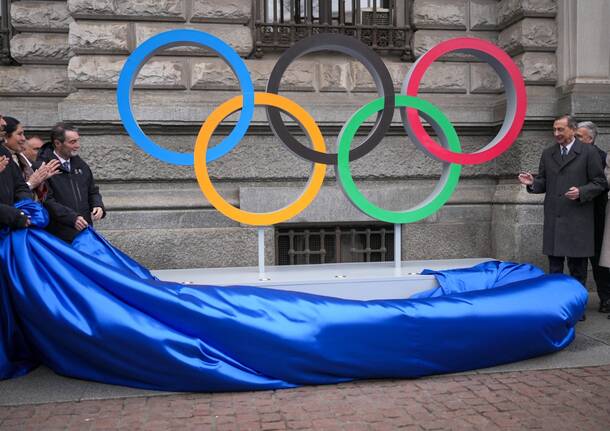 cerchi olimpici piazza scala milano