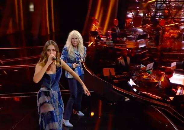 Clara canta a Sanremo il tema del Re Leone con Ivana Spagna