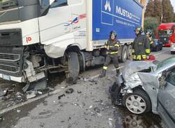 incidente auto camion travedona monate