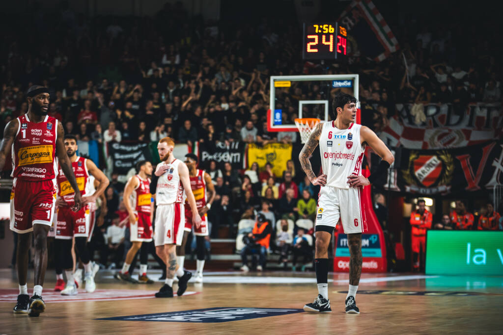 Le foto di Openjobmetis Varese – Carpegna Pesaro 91-80 