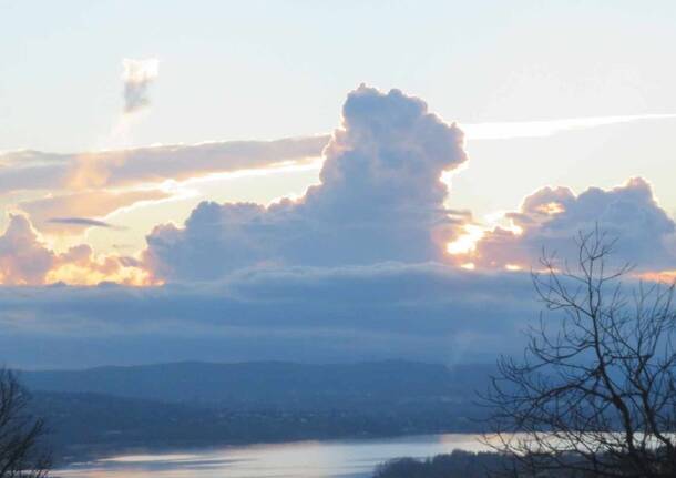 Nuvole sul lago di Varese - Foto di Candido Alberici