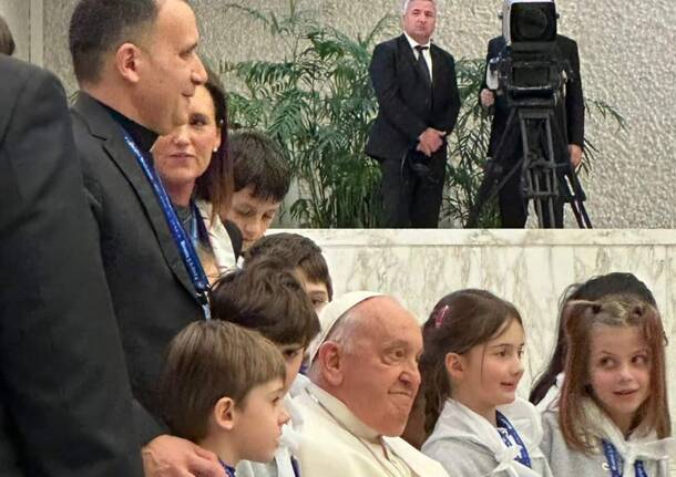 Papa Francesco insieme agli studenti di Gorla Minore del Collegio Rotondi