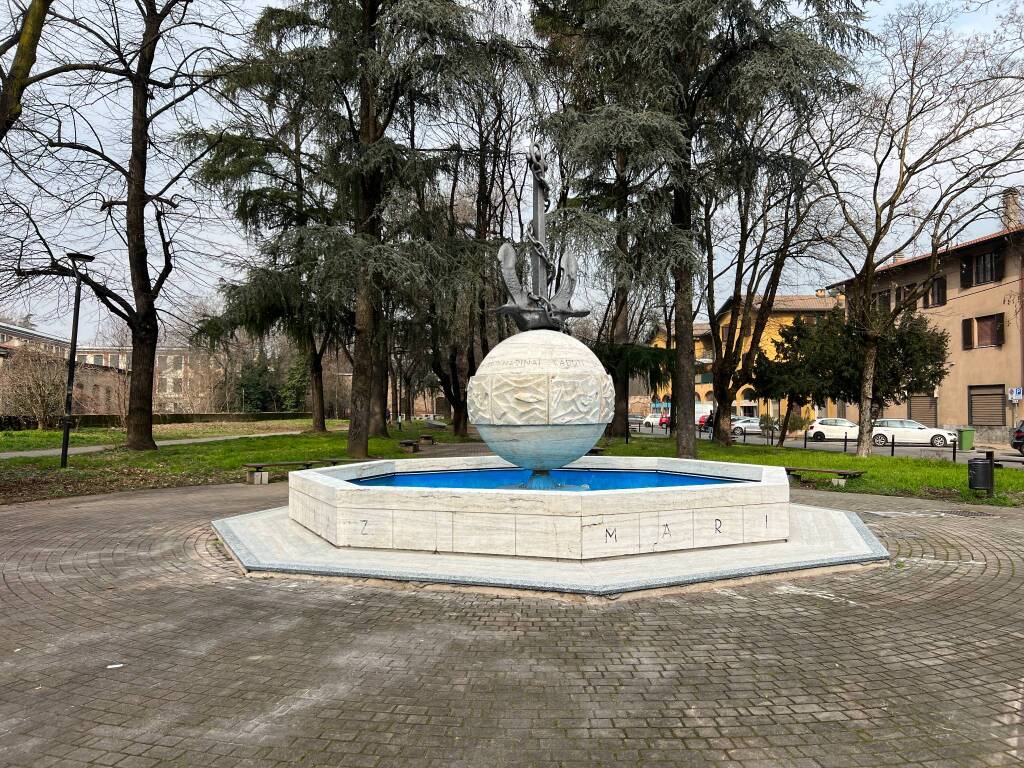 piazza lineare castellanza biblioteca