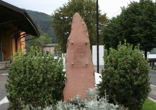 Porto Ceresio - Monumento ai finanzieri Amato e Centurioni