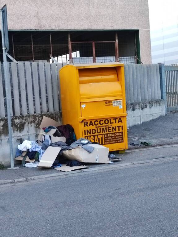 Segnalazione ldegrado in Via Carducci a Legnano (febbraio 2024)