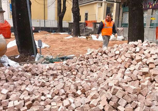 Vedano Olona - lavori in piazza San Maurizio