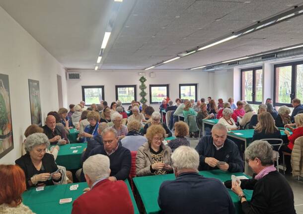 72 partecipanti al torneo di burraco solidale a Varese per sostenere la Croce Rossa Italiana