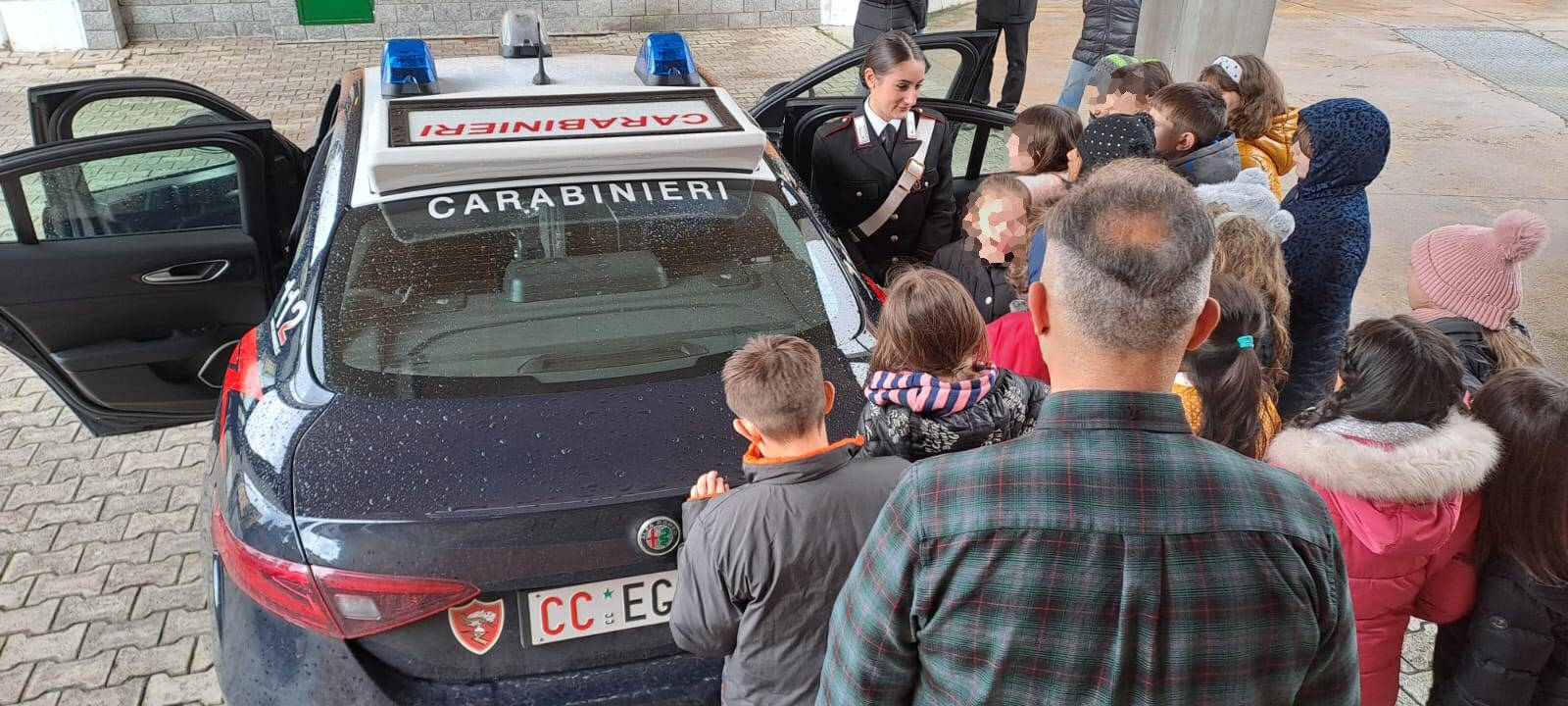 Allievi delle Don Milani in visita alla Caserma di Legnano
