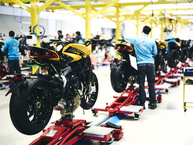 La nuova linea di produzione di MV Agusta alla Schiranna