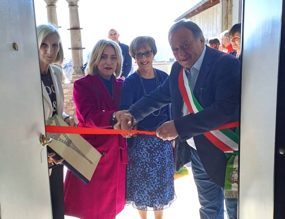 Clivio - Inaugurate le nuove sale della biblioteca