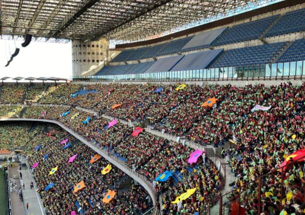 Festa a San Siro: con i cresimandi oltre 50 mila persone insieme a Delpini