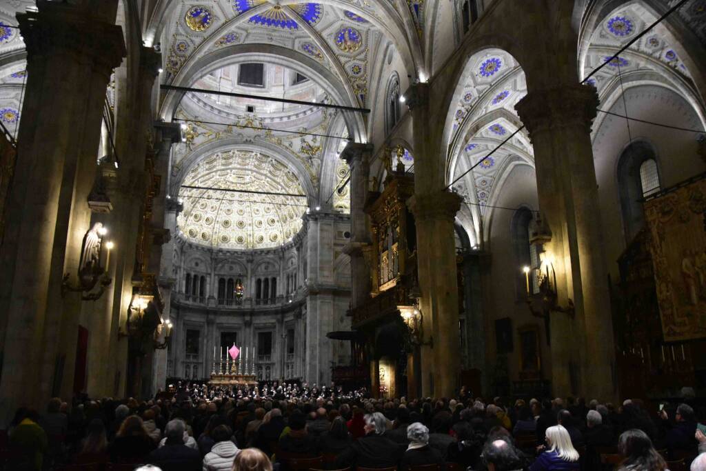 Il coro sinfonico e orchestra dell'Accademia Amadeus alla Cattedrale di Como