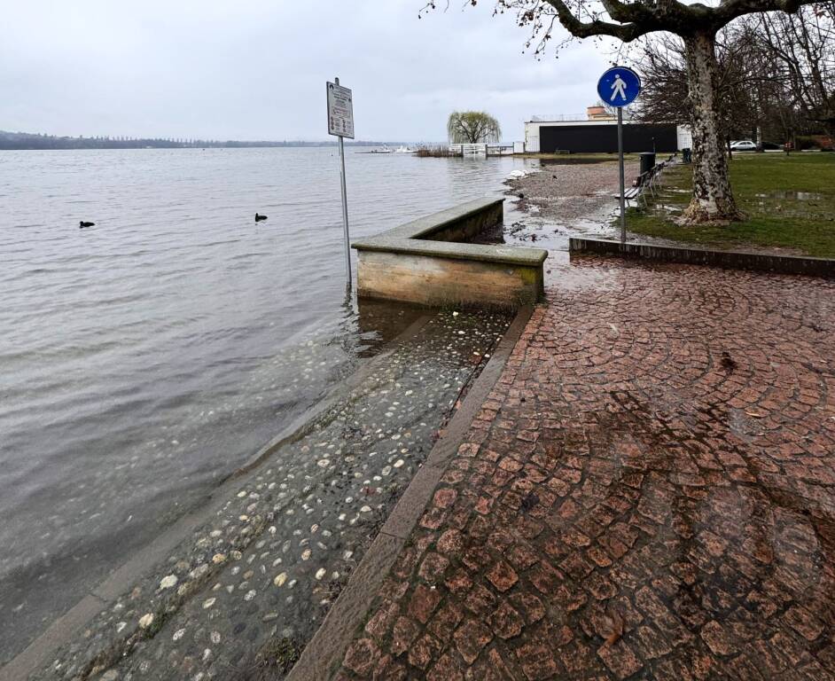 Il lago di Varese esondato - foto di Andrea Santonocito