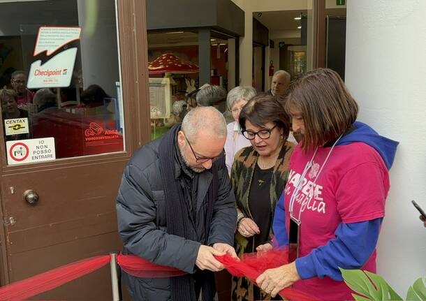 Inaugurato l’angolo della gentilezza per le mamme che allattano