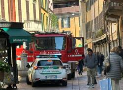 Incidente a Corso Matteotti: camion della Sangalli urta un balcone 