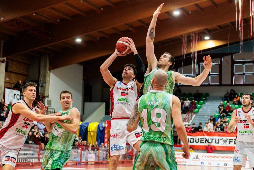 La sfida tra Legnano e Avellino nelle foto di Ermanno Gallo
