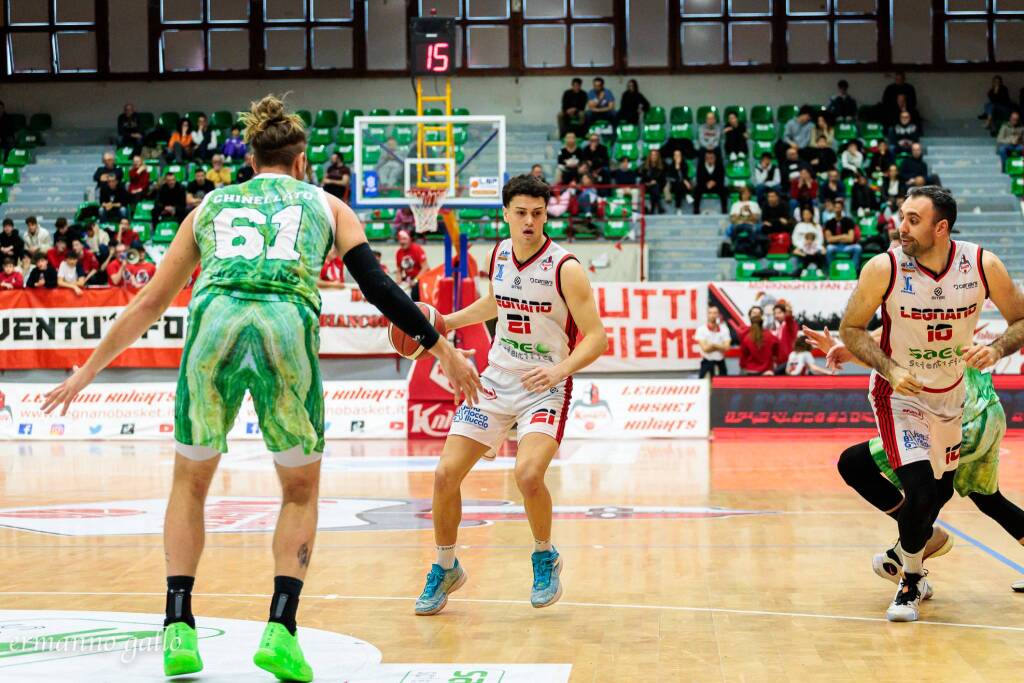La sfida tra Legnano e Avellino nelle foto di Ermanno Gallo