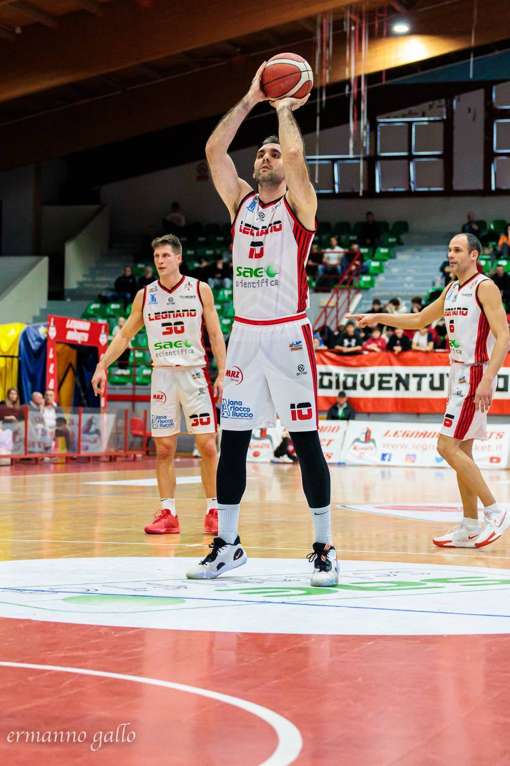 La sfida tra Legnano e Avellino nelle foto di Ermanno Gallo