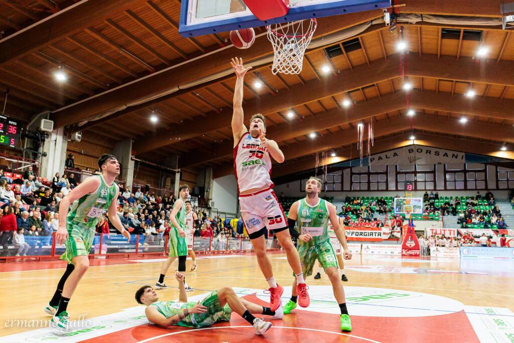 La sfida tra Legnano e Avellino nelle foto di Ermanno Gallo