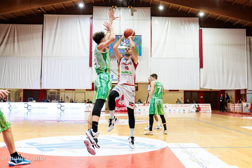 La sfida tra Legnano e Avellino nelle foto di Ermanno Gallo