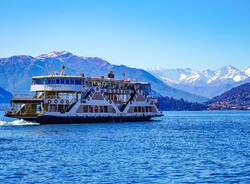 lago maggiore - battello traghetto Foto di Pascvii da Pixabay