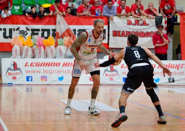 Legnano -Basket sfida Caserta. Foto by Daniele Zaffaroni