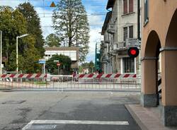 Vedano Olona - Passaggio a livello e stazione